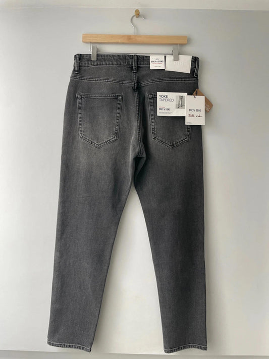 Men’s Only & Sons yoke Tapered Fit Jeans In Washed Black - W32/L32 - 2249