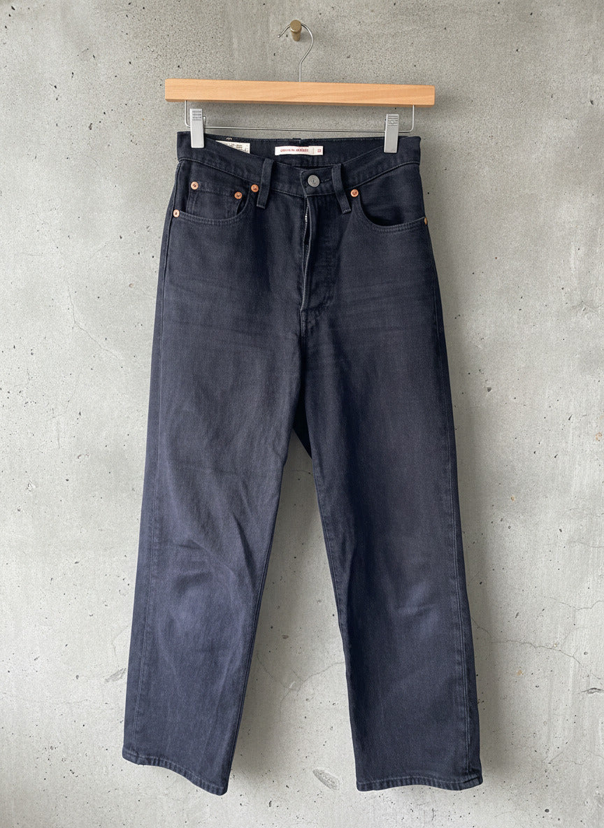 Women’s Levi’s High Waisted Ribcage Straight Fit Jeans In Black - W24/L26 - 2270