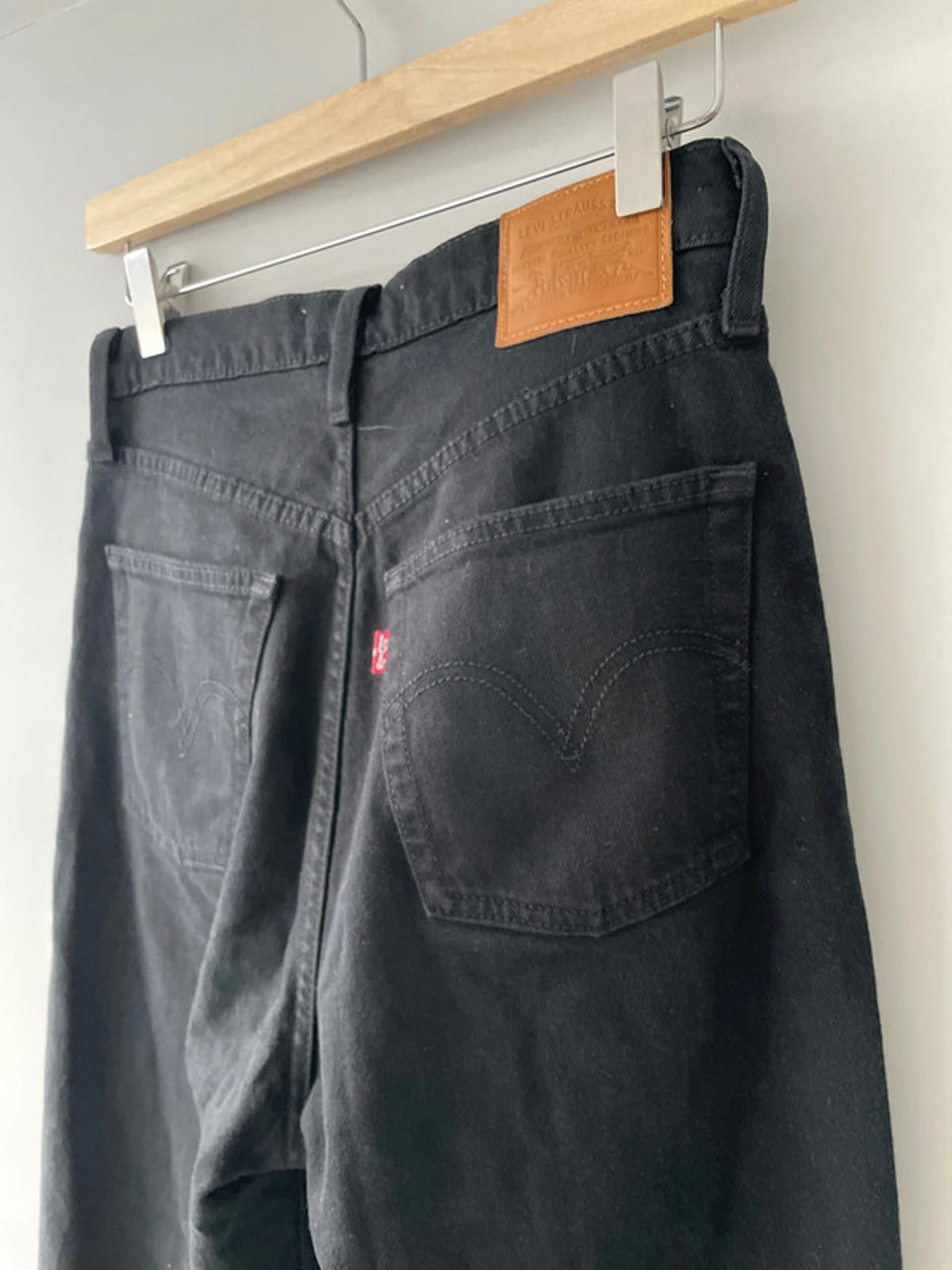 Women’s Levi’s High Waisted Ribcage Straight Fit Jeans In Black - W26/L27 - 2506