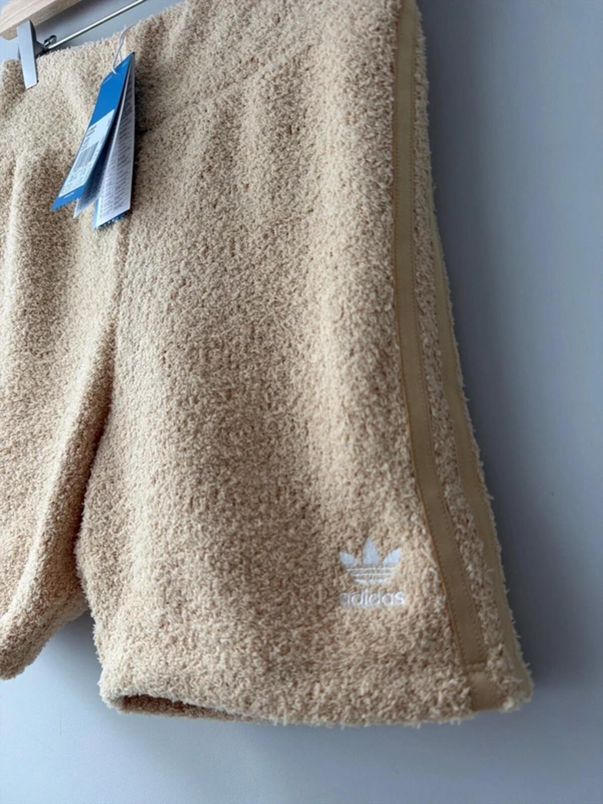 Women’s Adidas Relaxed Risqué Fluffy Texture Knit Shorts In Beige - Uk10 - 3324