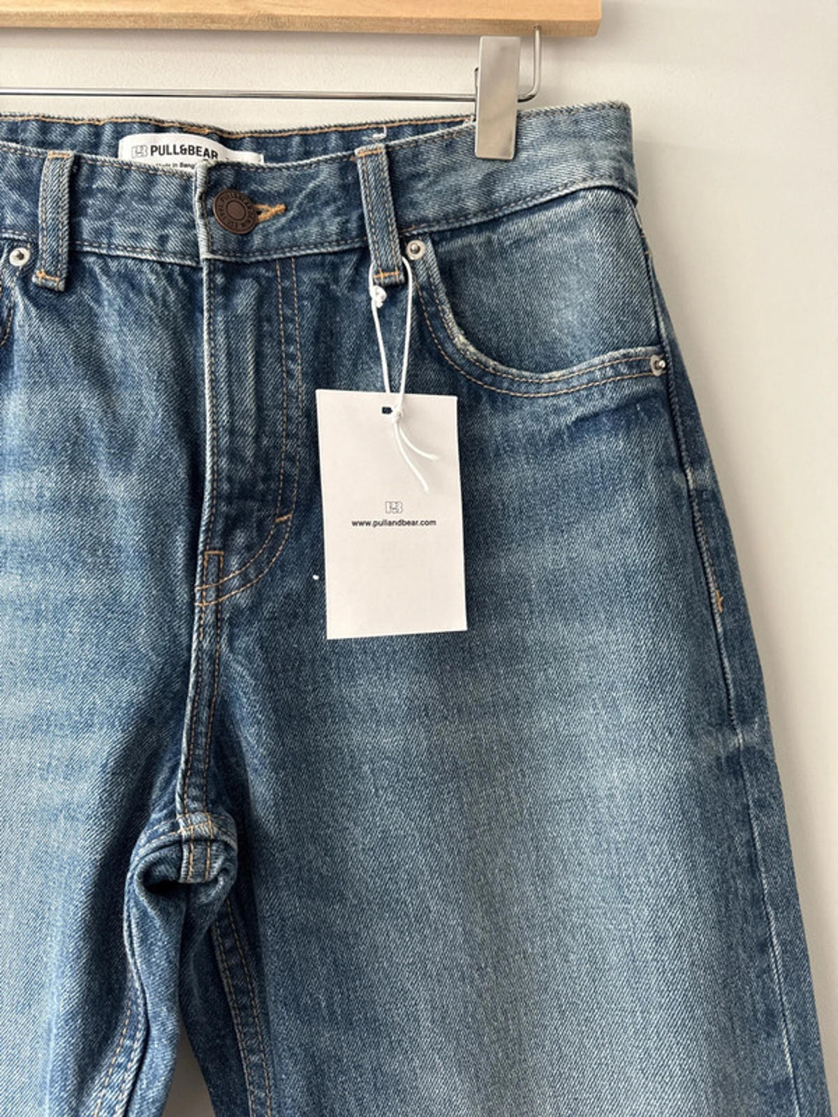 Women’s Pull & Bear Straight Fit Jeans With Wash Effect - UK8 - 1011