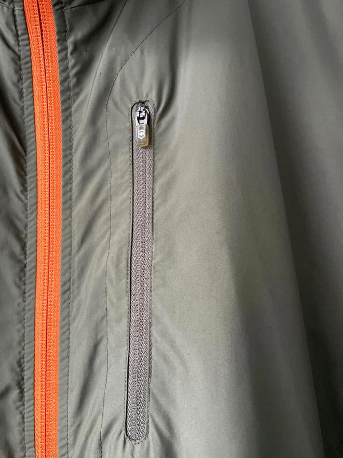 Men’s Victorinox Lightweight Harrington Jacket in Green - Large - 2664