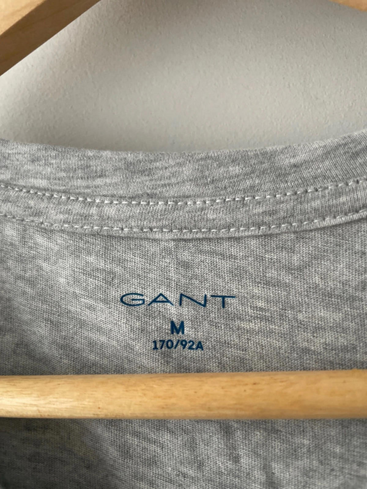 Men’s GANT Short Sleeve Crew Neck T-shirt In Grey - Medium - 2833