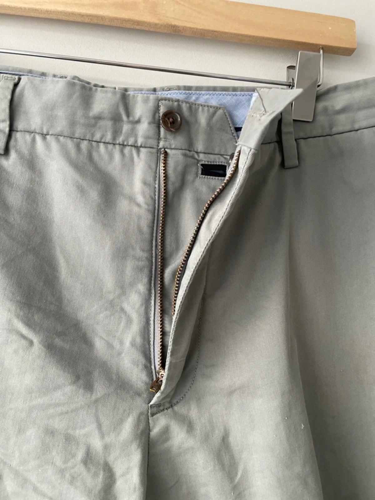 Men’s Ralph Lauren Classic Fit Chino Shorts in Beige - W36/L9 - 3171