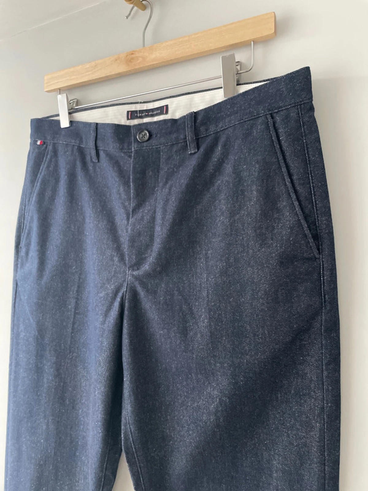 Men’s Tommy Hilfiger Denton Straight Fit Chino Trousers In Navy - W32/L32 - 2492