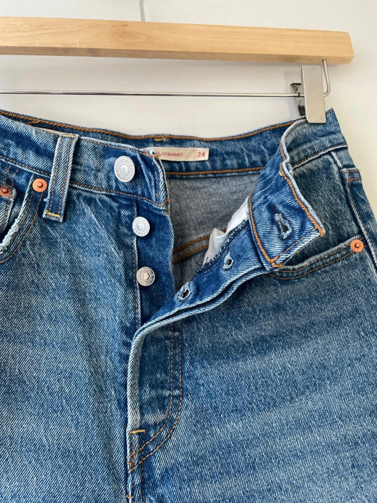 Women’s Levi’s High Waisted Ribcage Straight Fit Jeans In Navy - W24/L34 - 2561