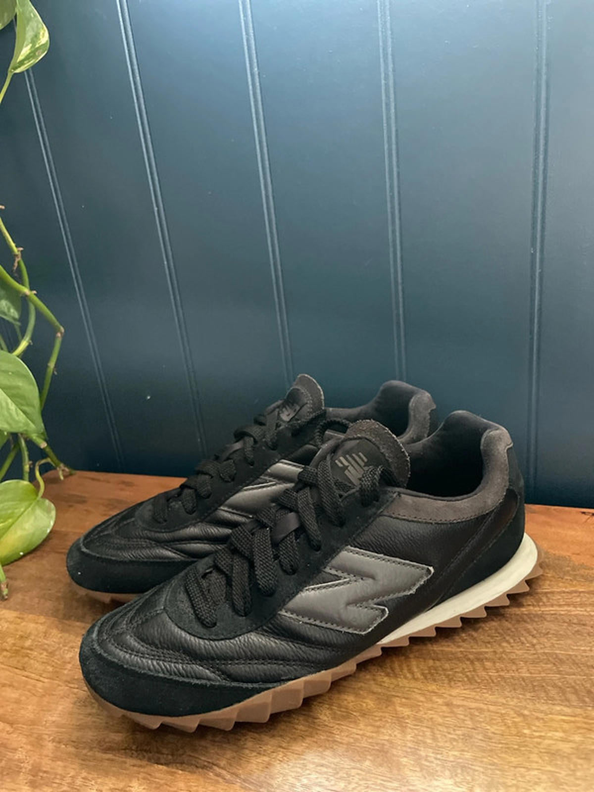 Men’s New Balance RC30 Black Magnet Trainers with Gum Sole - UK10 - 1625