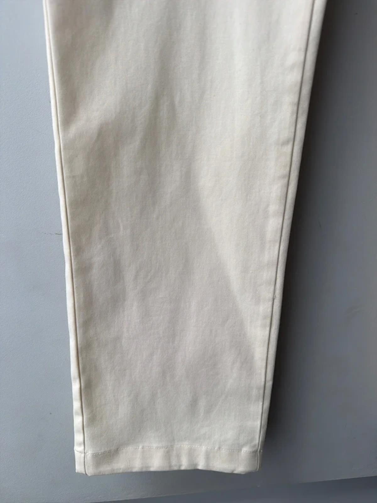 Men’s Tommy Hilfiger Denton Straight Leg Chino Trousers In Cream - W31/L32 - 3250