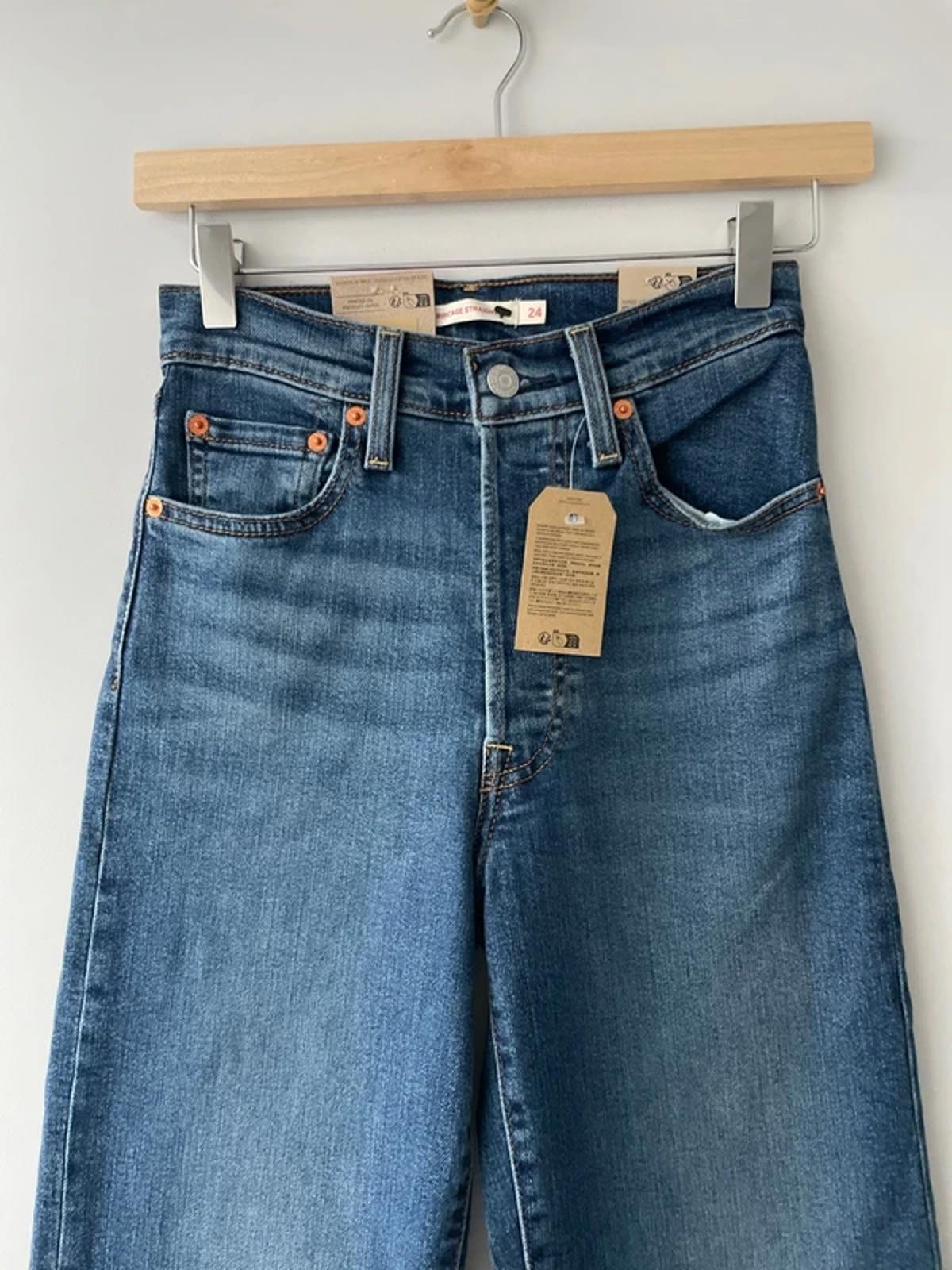 Women’s Levi’s High Waisted Ribcage Straight Fit Jeans In Navy - W24/L32 - 2922