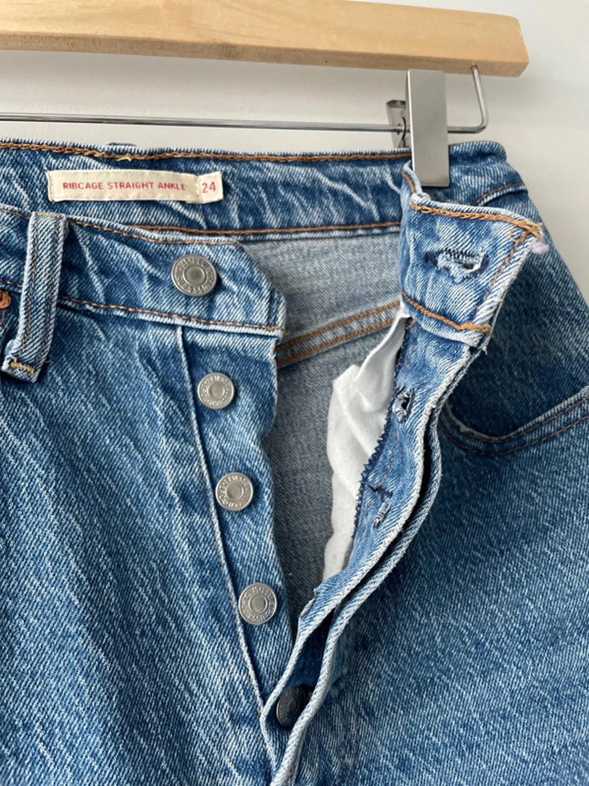 Women’s Levi’s High Waisted Ribcage Straight Fit Jeans In Blue - W24/L27 - 2268