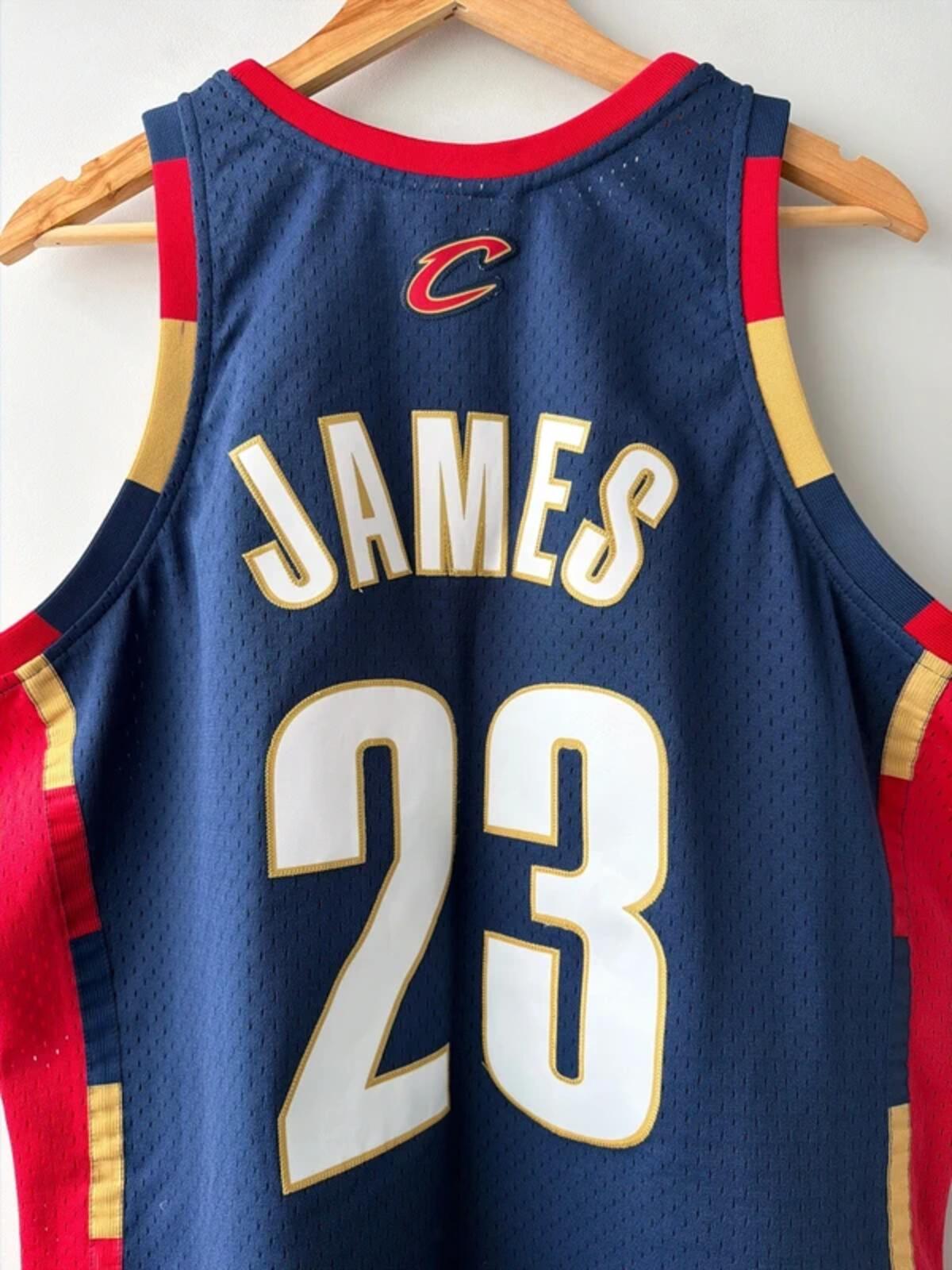 Men’s LeBron James 23 Cleveland Cavaliers 2008-09 NBA Jersey - Large - 3466