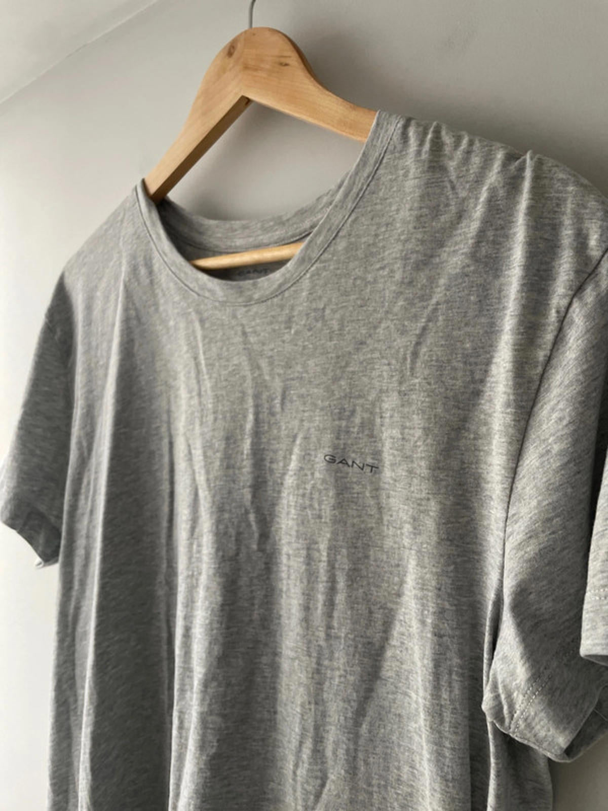 Men’s GANT Short Sleeve Crew Neck T-shirt In Grey - Medium - 2833