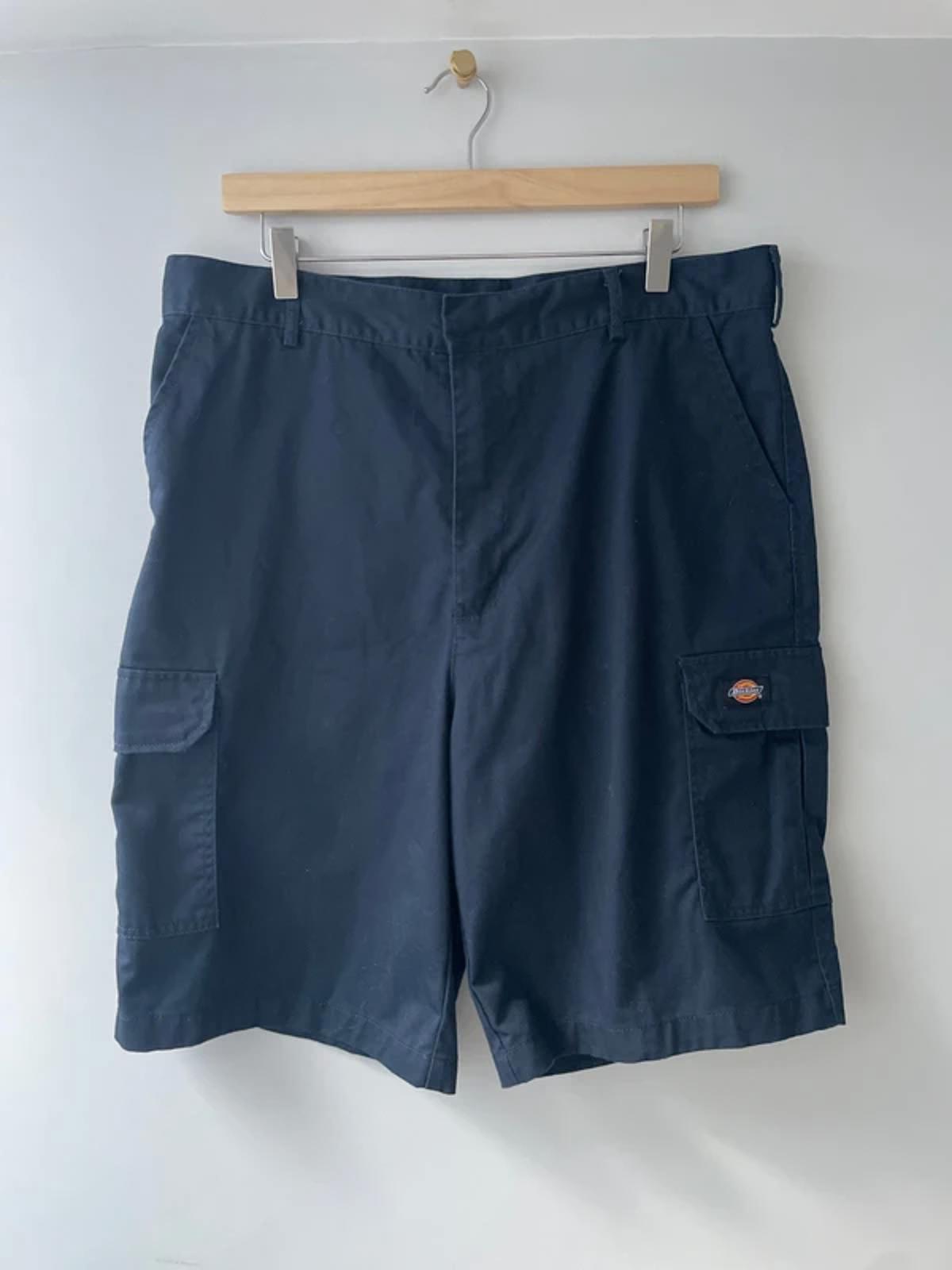 Men’s Dickies Baggy Fit Cargo Shorts In Navy Blue - W36/L10 - 3126