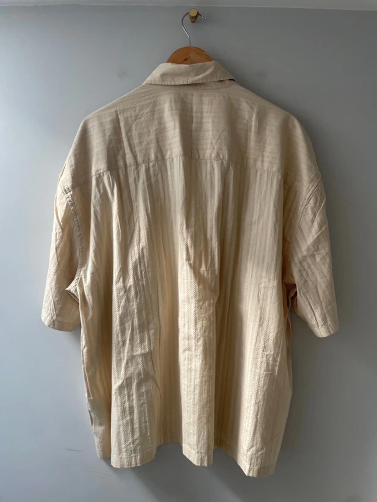 Men’s Abercrombie & Fitch Cropped Fit Short Sleeve Shirt in Beige - XXLarge - 3029