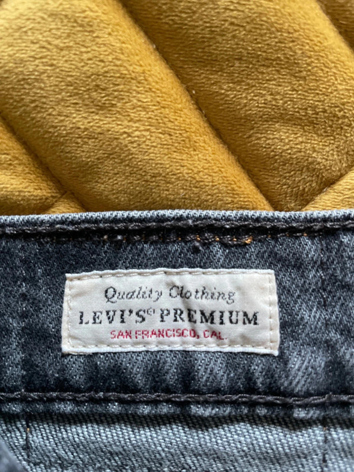 Women’s Levi’s Ribcage High Waisted Flare Fit Raw Hem Jeans In Black - W26/L25 - 2491