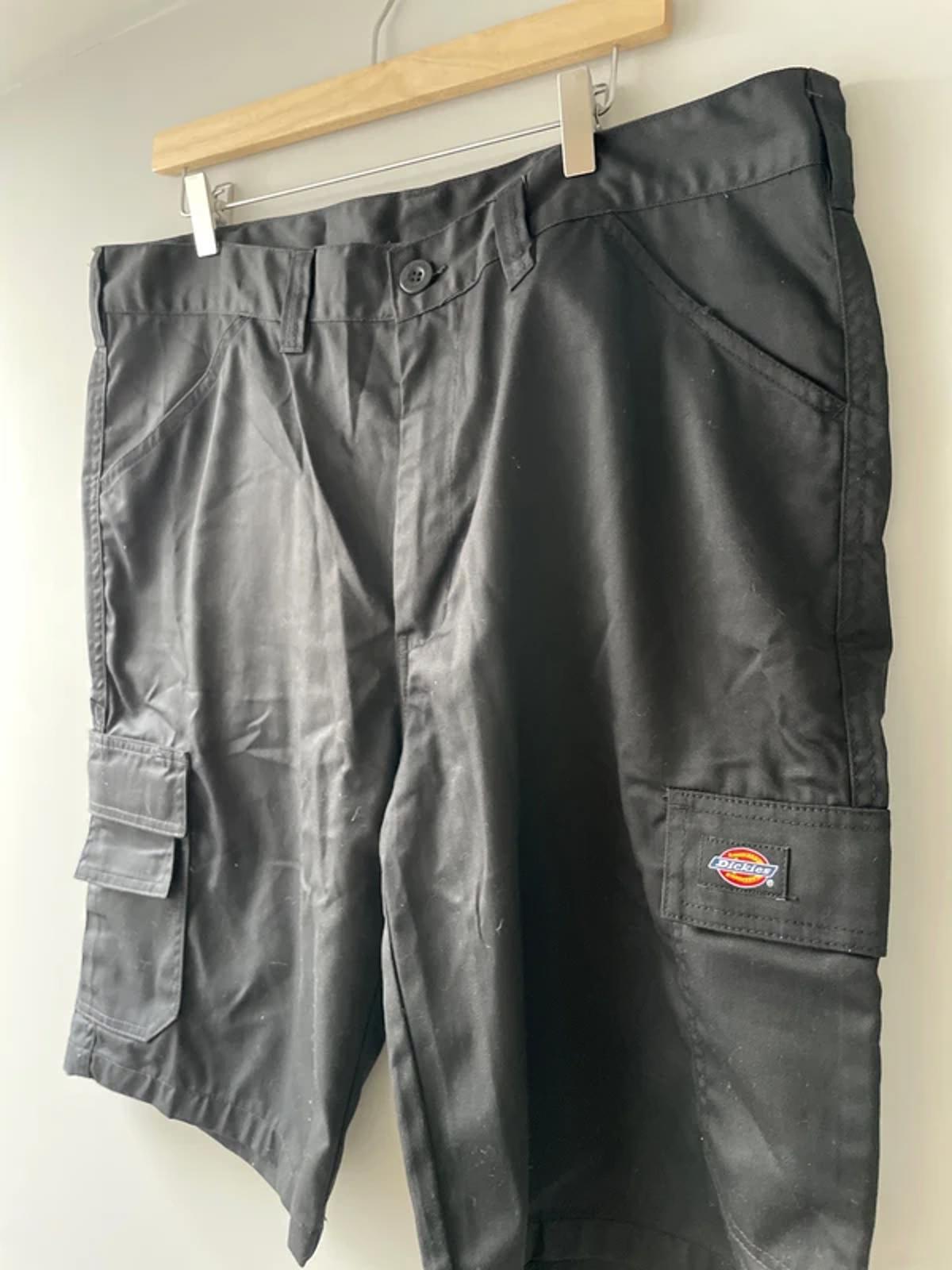 Men’s Dickies Cargo Chino Shorts in Black - W38/L10.5 - 3059