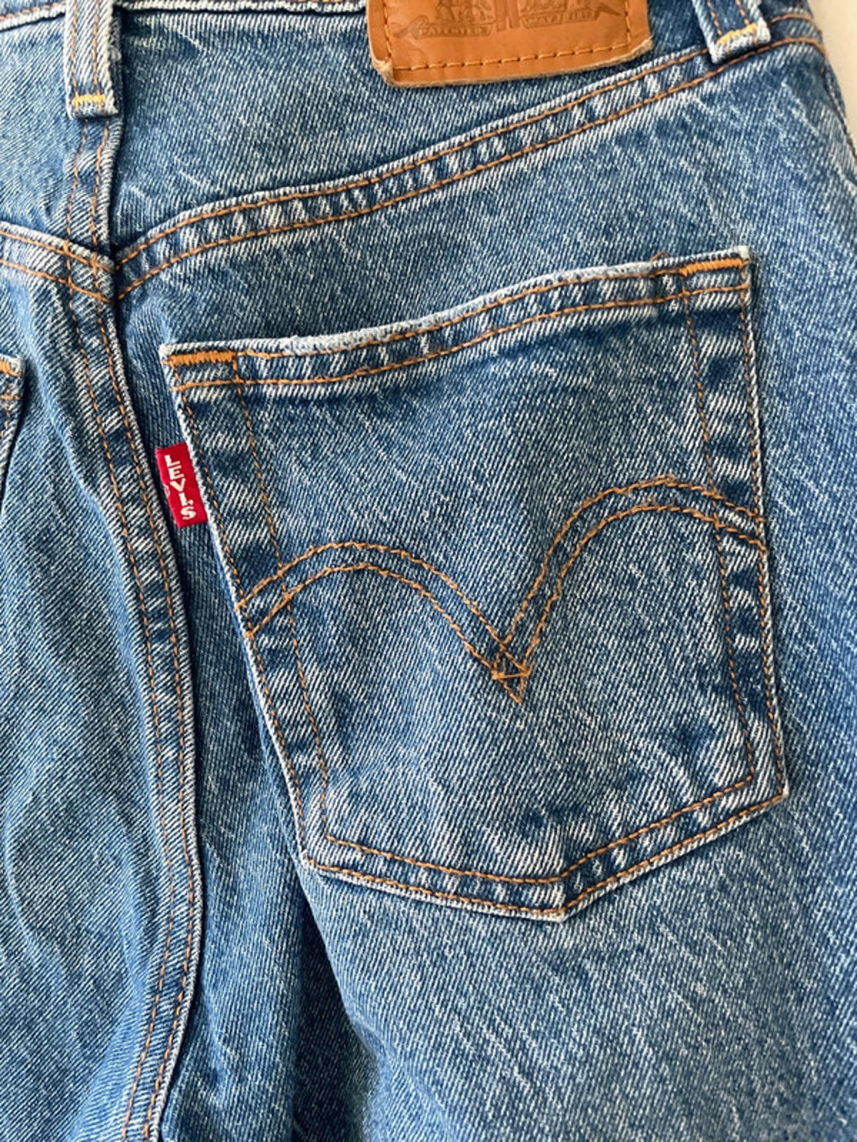 Women’s Levi’s High Waisted Ribcage Straight Fit Jeans In Navy - W24/L34 - 2561