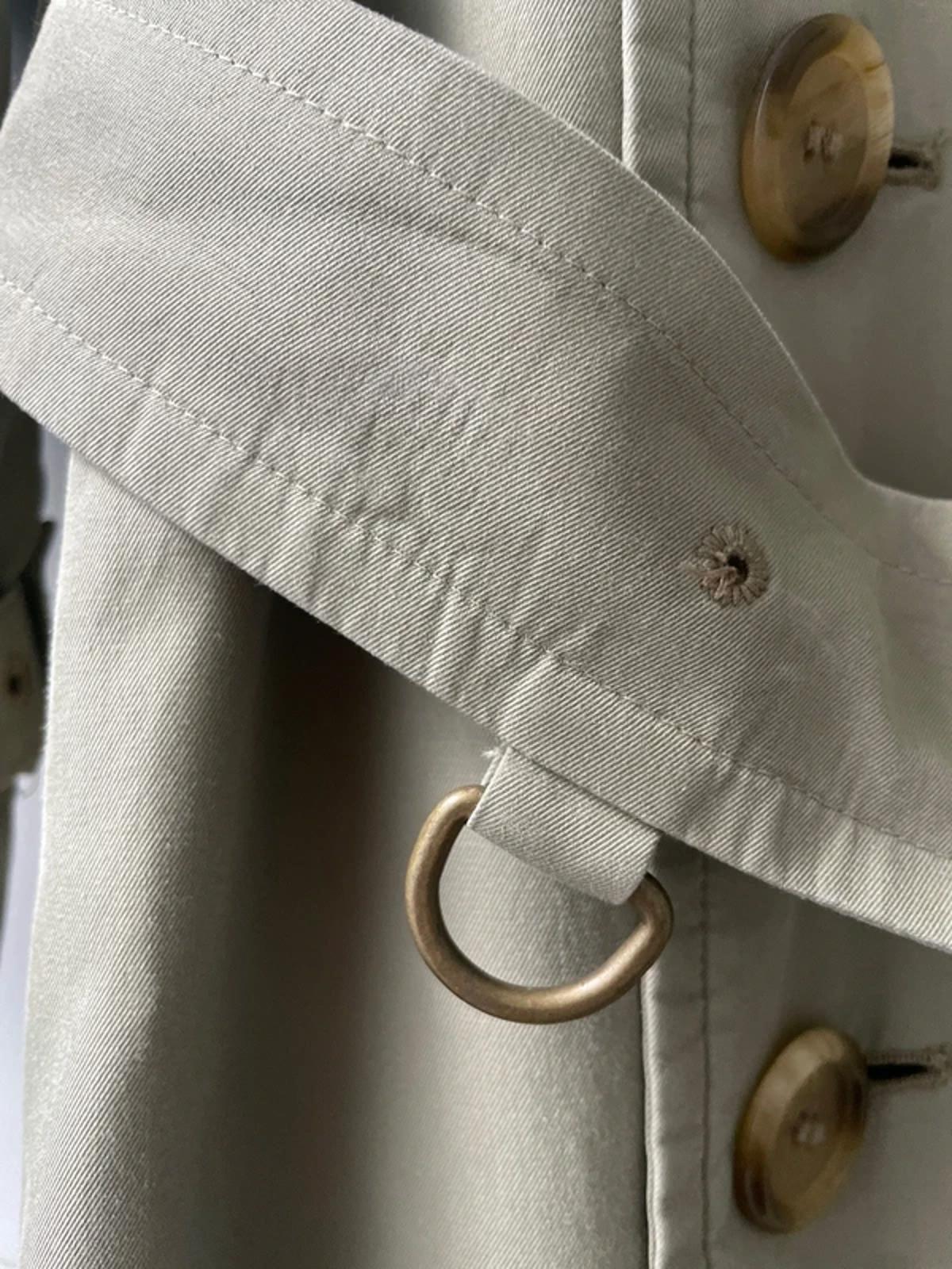 Women’s Burberry Kensington Vintage Double Breasted Trench Coat in Light Green - Uk16 - 3000