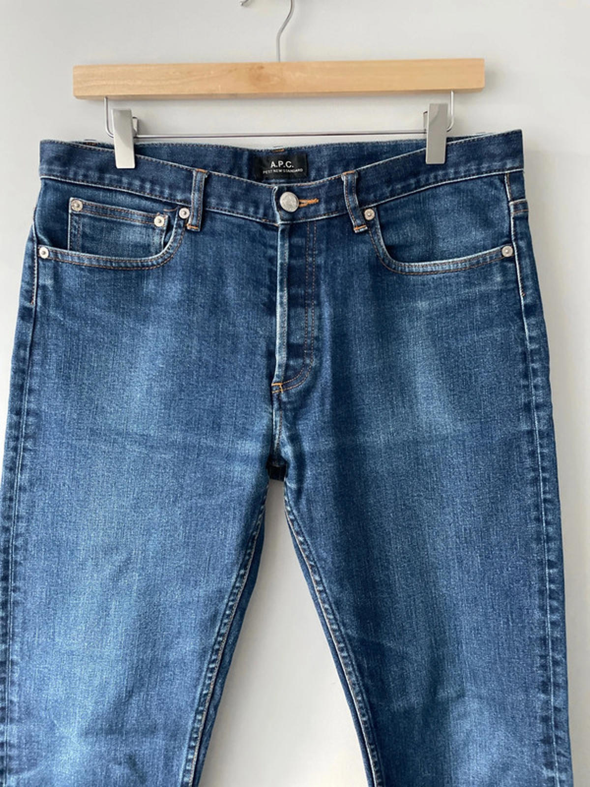 Unisex A.P.C New Standard Straight Cut Jeans In Navy - W33/L28 - 2530