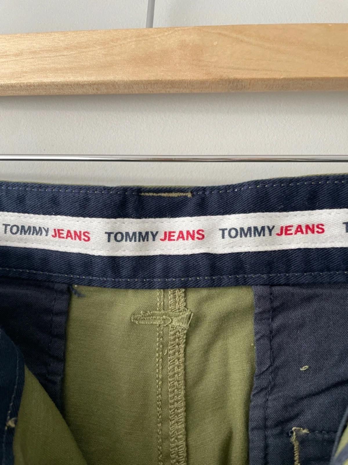 Men’s Tommy Hilfiger Scanton Slim Fit Chino Shorts in Khaki Green - W30/L8 - 3179