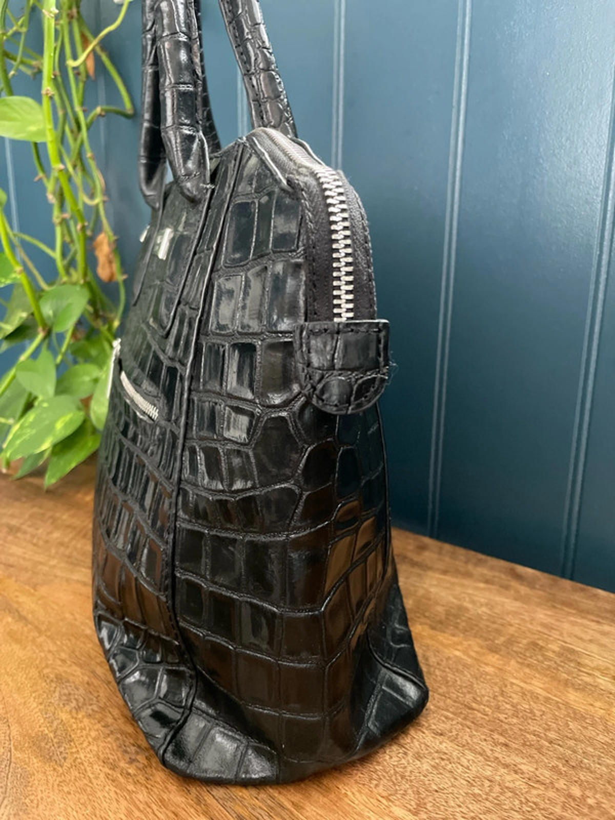 Women’s Osprey London Black Croc Embossed Leather Bag In Black - 2415