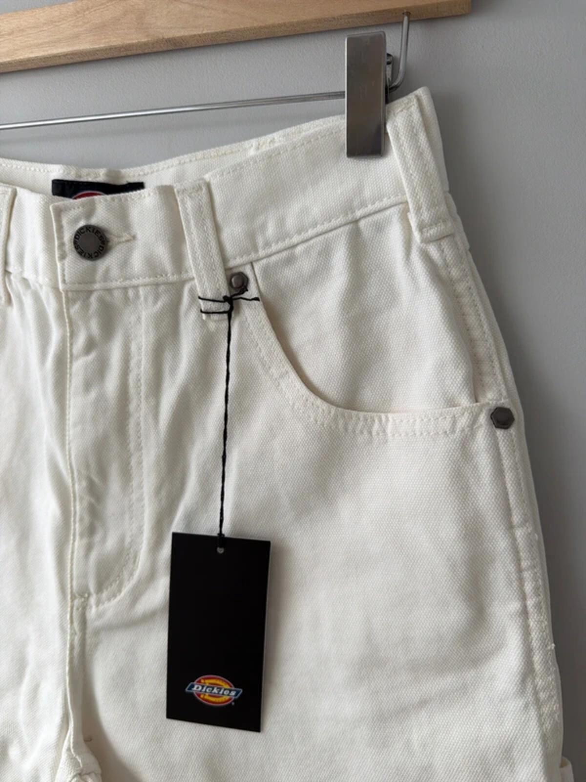 Women’s Dickies Duck Baggy Fit Cargo Shorts In Beige - W28 - 3373