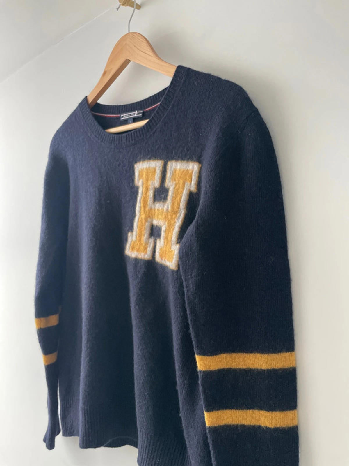 Women's Tommy Hilfiger Premium Wool Jumper In Navy/Yellow - Small - 2621