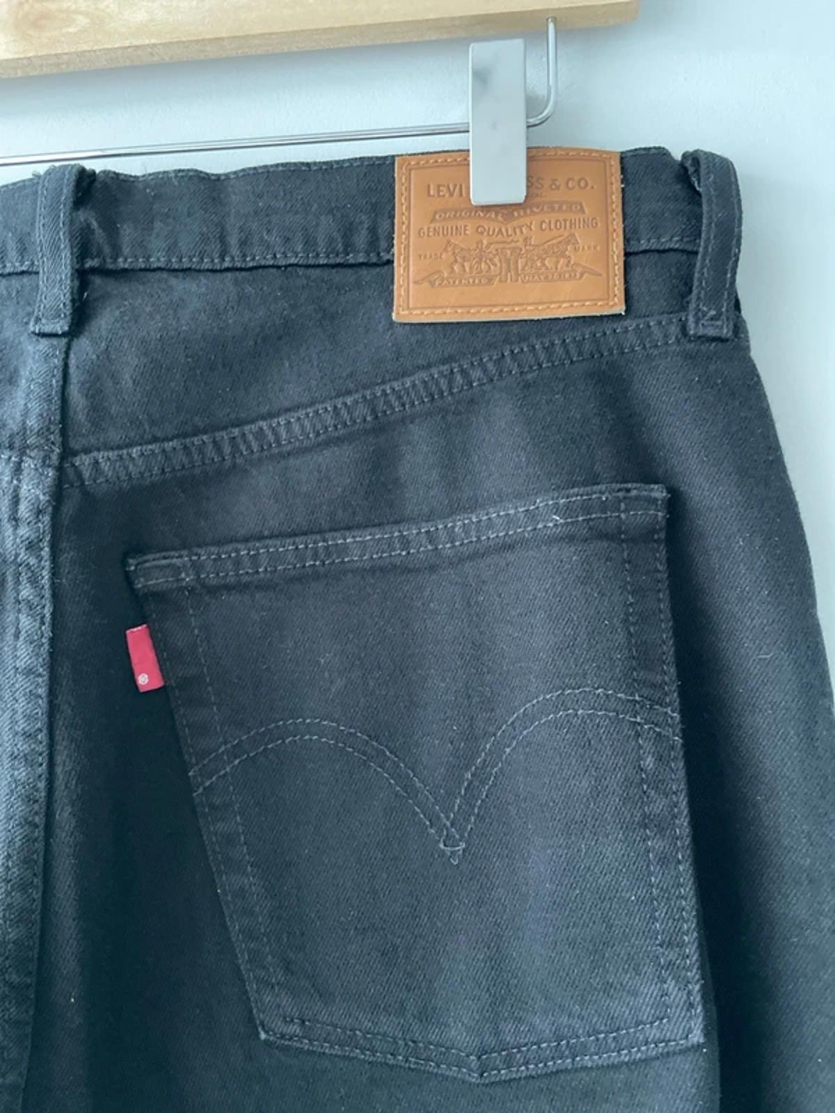 Women’s Levi’s High Waisted Ribcage Straight Fit Jeans In Black - W31/L27 - 2977