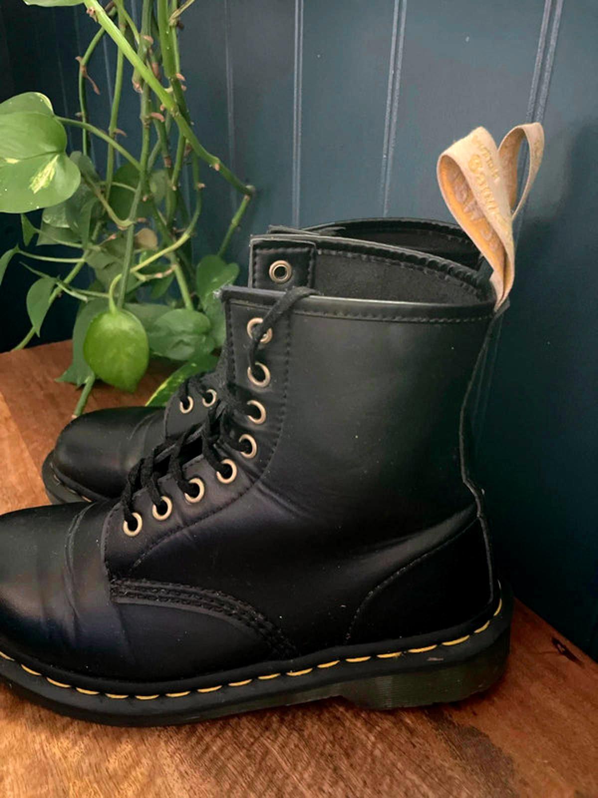 Women’s Dr Martens 14045 Mid Calf Lace Up Vegan Boots In Black - UK6 - 2159