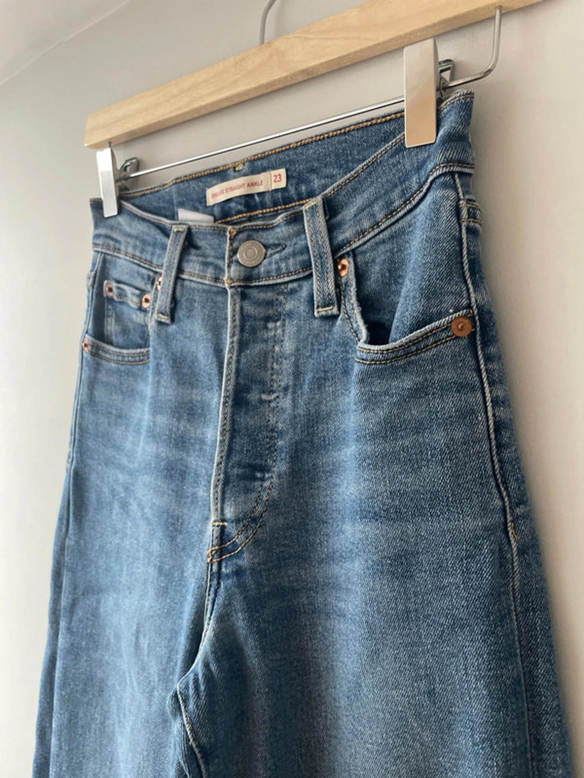 Women’s Levi’s High Waisted Ribcage Straight Fit Jeans In Navy - W23/L27 - 2811