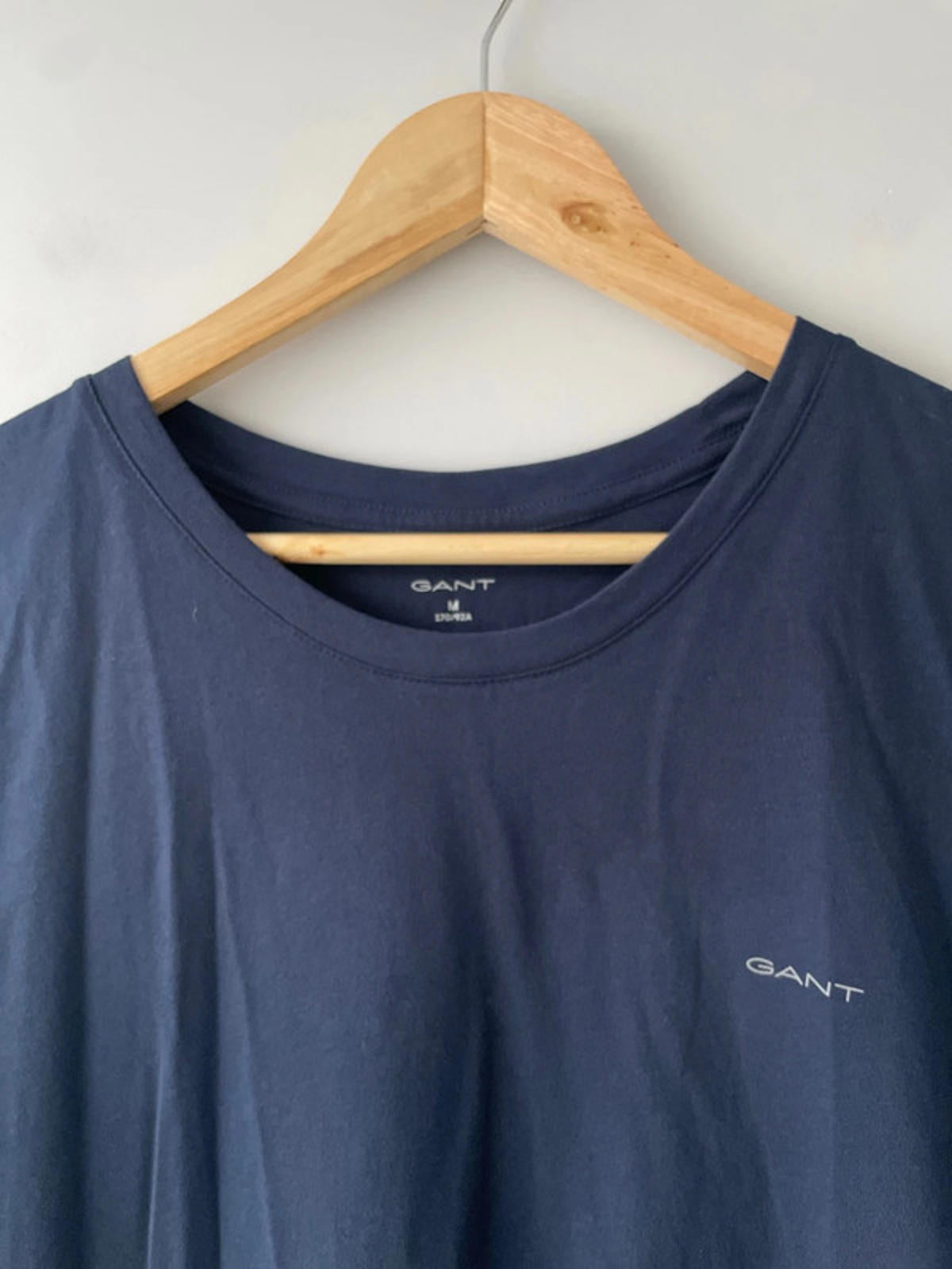 Men’s GANT Short Sleeve Crew Neck T-shirt in Navy - Medium - 2834