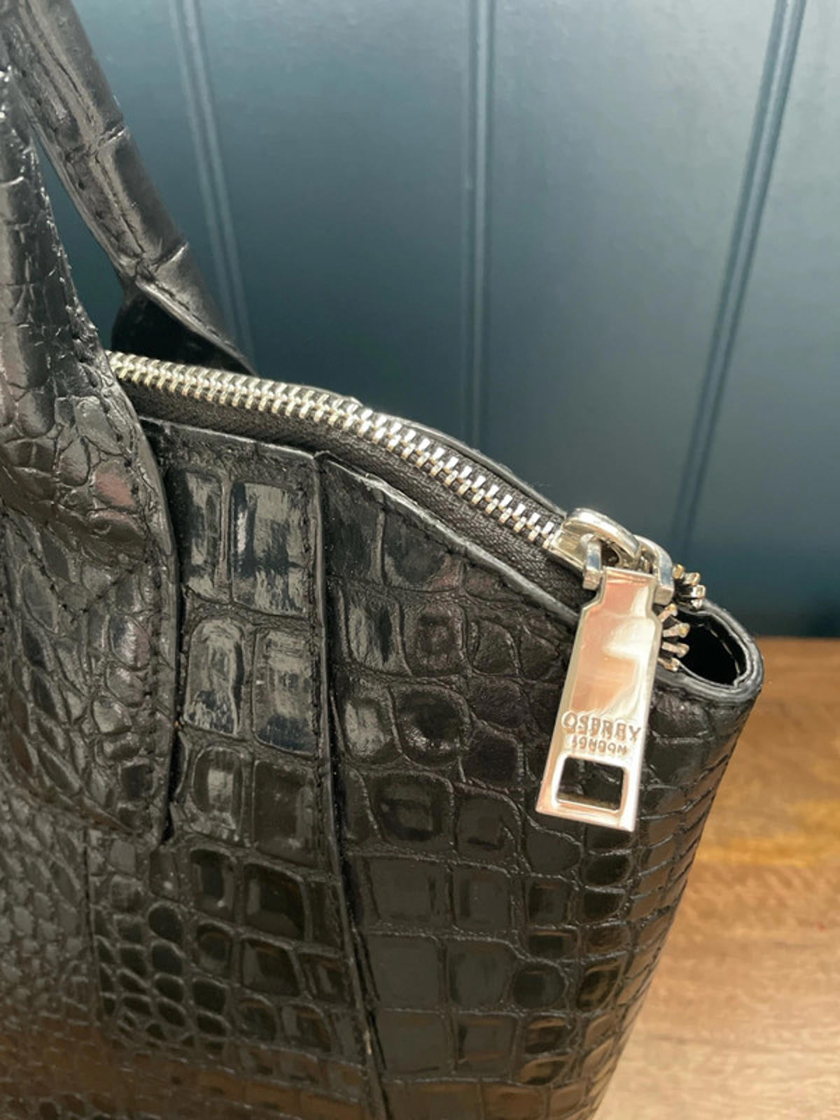 Women’s Osprey London Black Croc Embossed Leather Bag In Black - 2415