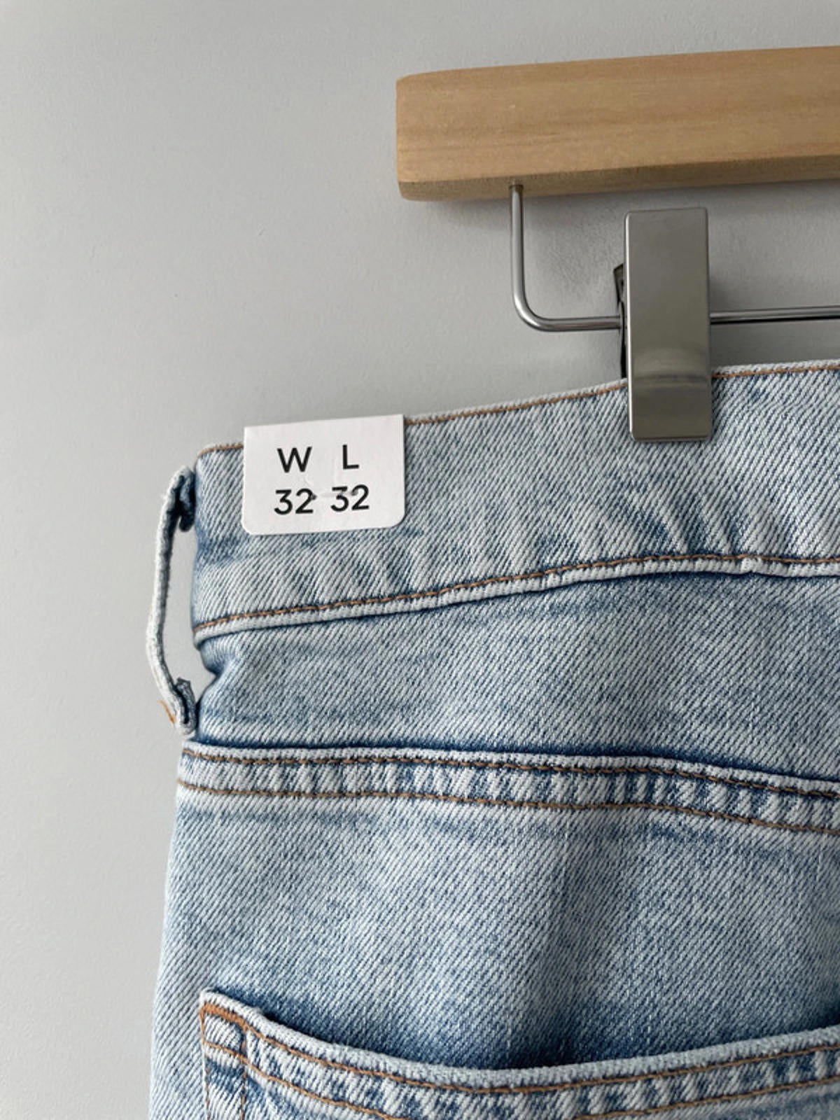 Men’s Tommy Hilfiger Jamie Loose Fit Ripped Effect Jeans In Blue - W32/L32 - 2524