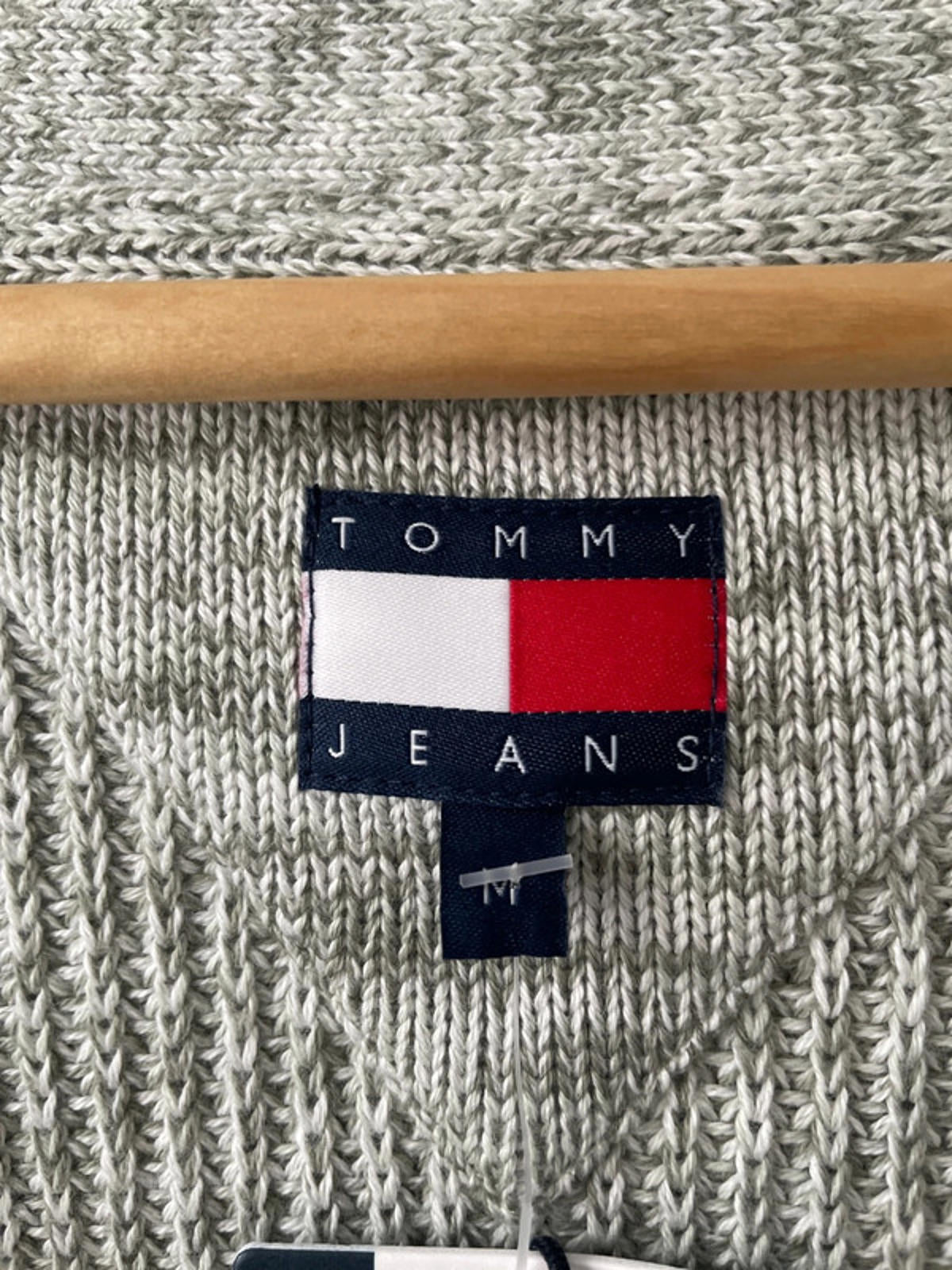 Men’s Tommy Hilfiger Badge Knitted Cardigan In Grey - Medium - 2308