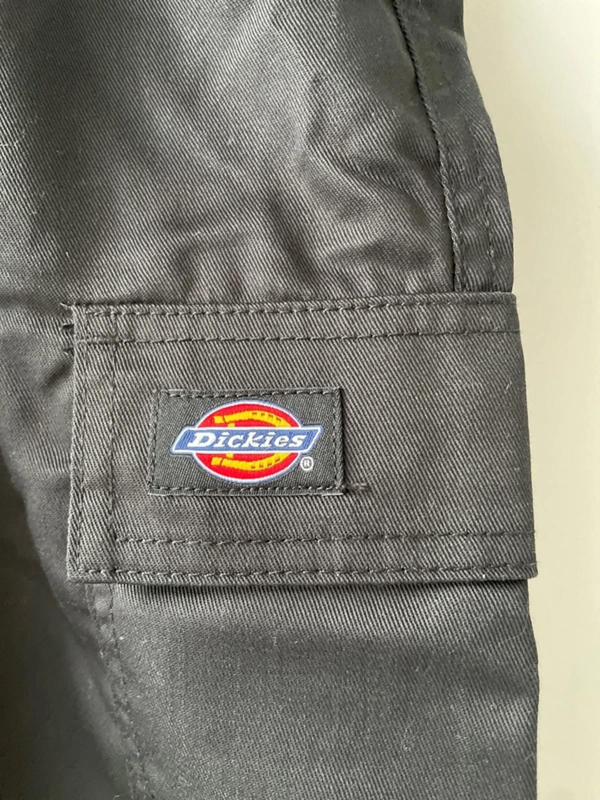 Men’s Dickies Cargo Chino Shorts in Black - W38/L10.5 - 3059