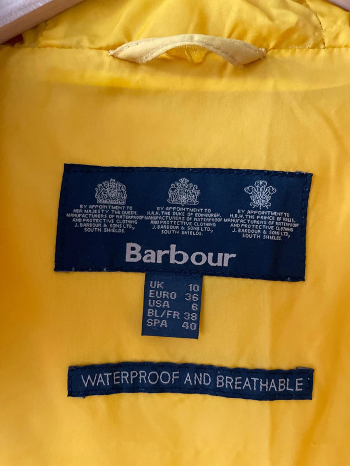 Women’s Barbour Premium Waterproof & Breathable Raincoat in Yellow - UK10 - 2086