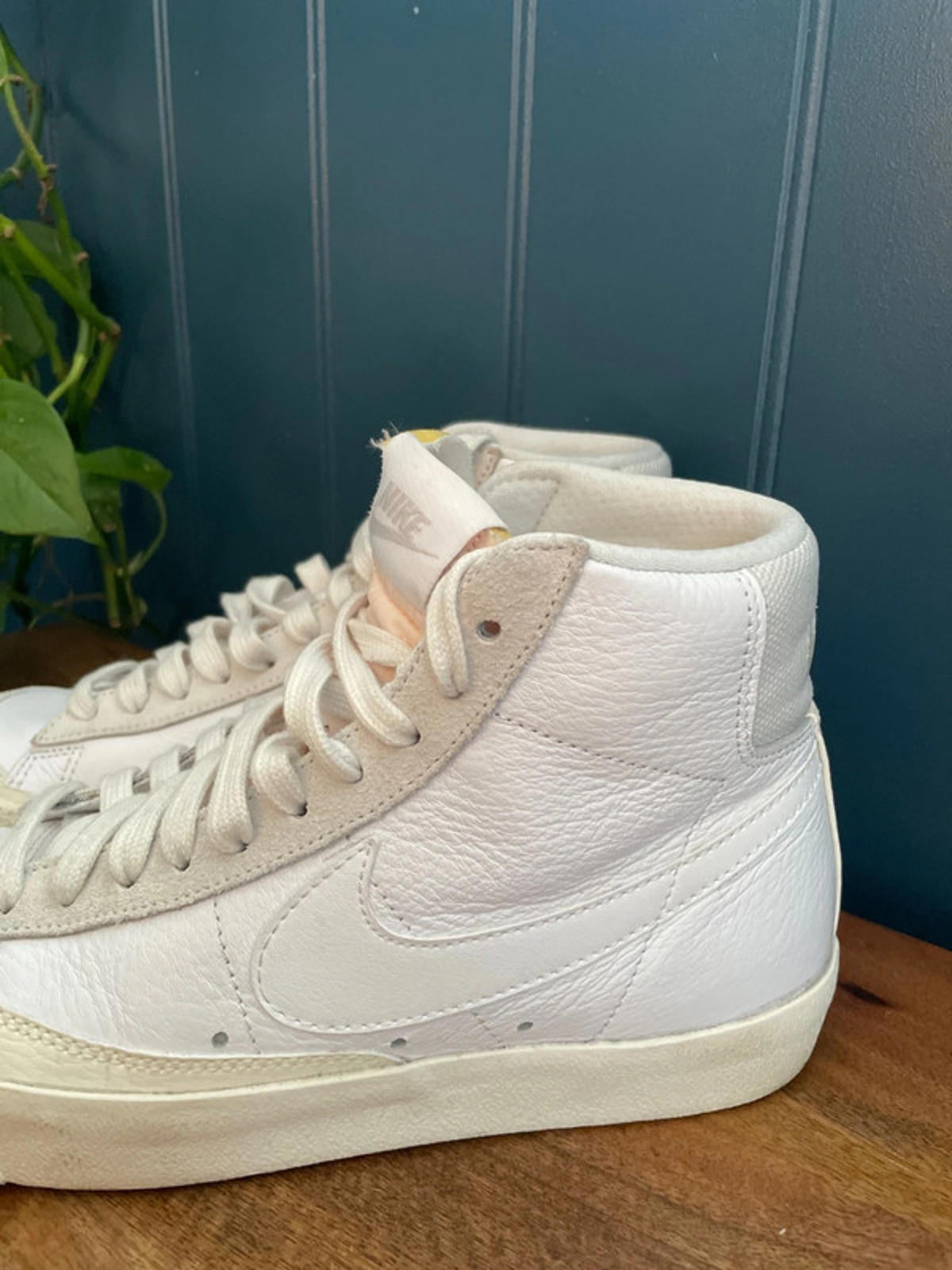 Women’s Nike Blazer Mid 77 Premium Leather Trainers - UK 5 - 1788