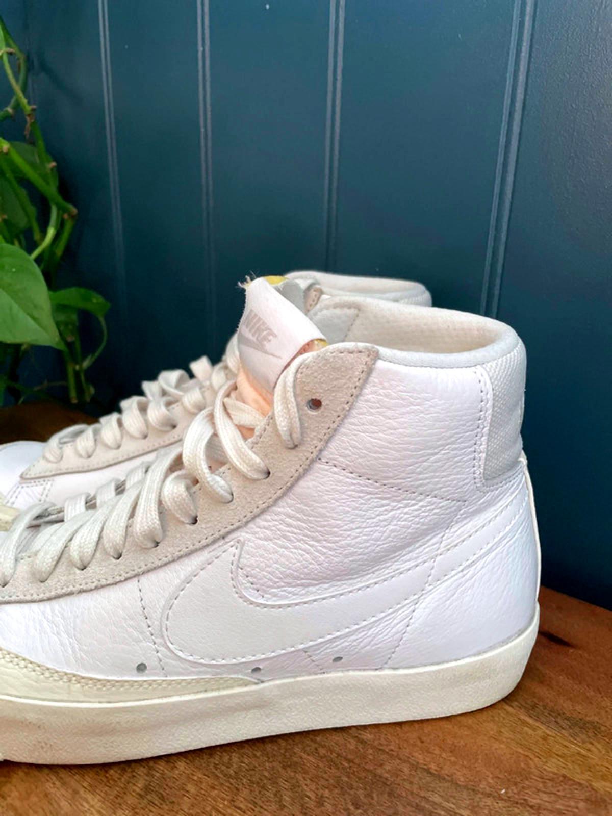 Women’s Nike Blazer Mid 77 Premium Leather Trainers In White - UK 5 - 1788