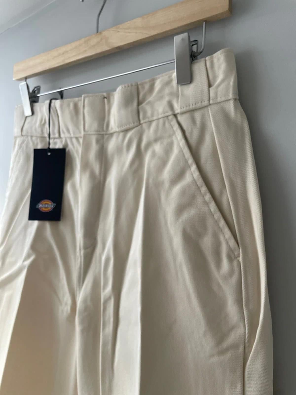 Women’s Dickies Elizaville Straight Leg Chino Trousers In Cream - W26/L29 - 3007