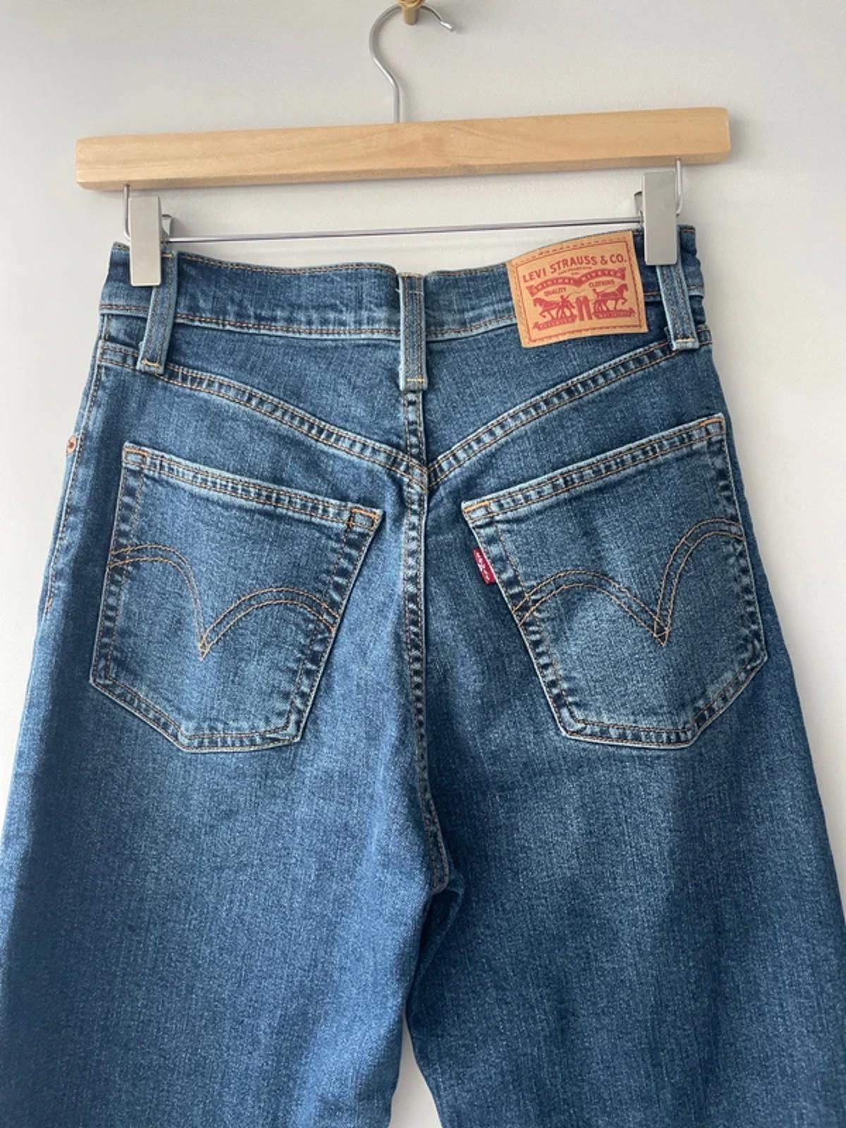 Women’s Levi’s High Waisted Ribcage Straight Fit Jeans In Navy - W25/L27 - 3020