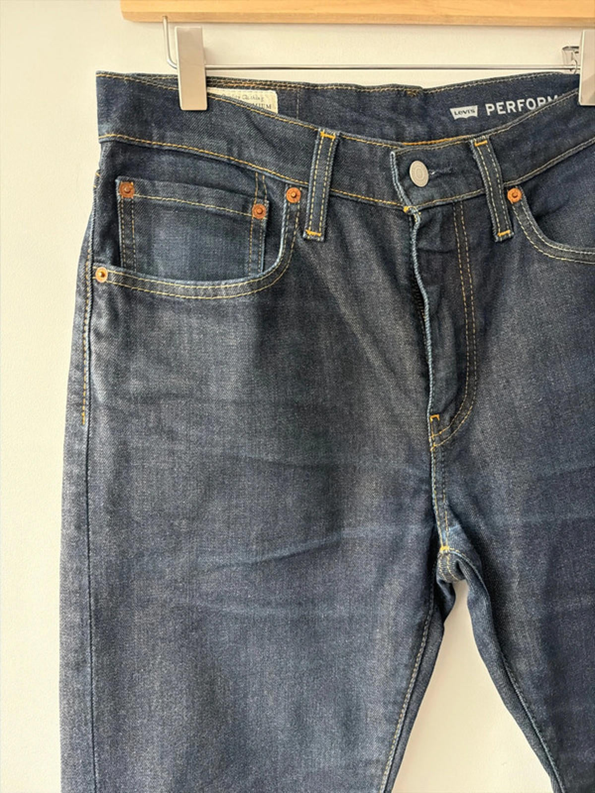 Men’s Levi’s 512 Slim Fit Jeans In Navy - W31/L32 - 2673