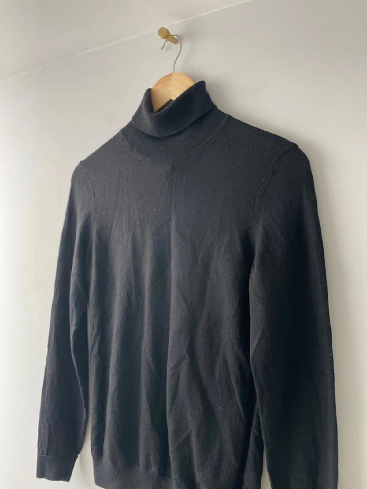 Men’s Hugo Boss 100% Wool Slim Fit Roll Neck Jumper - Medium - 2045