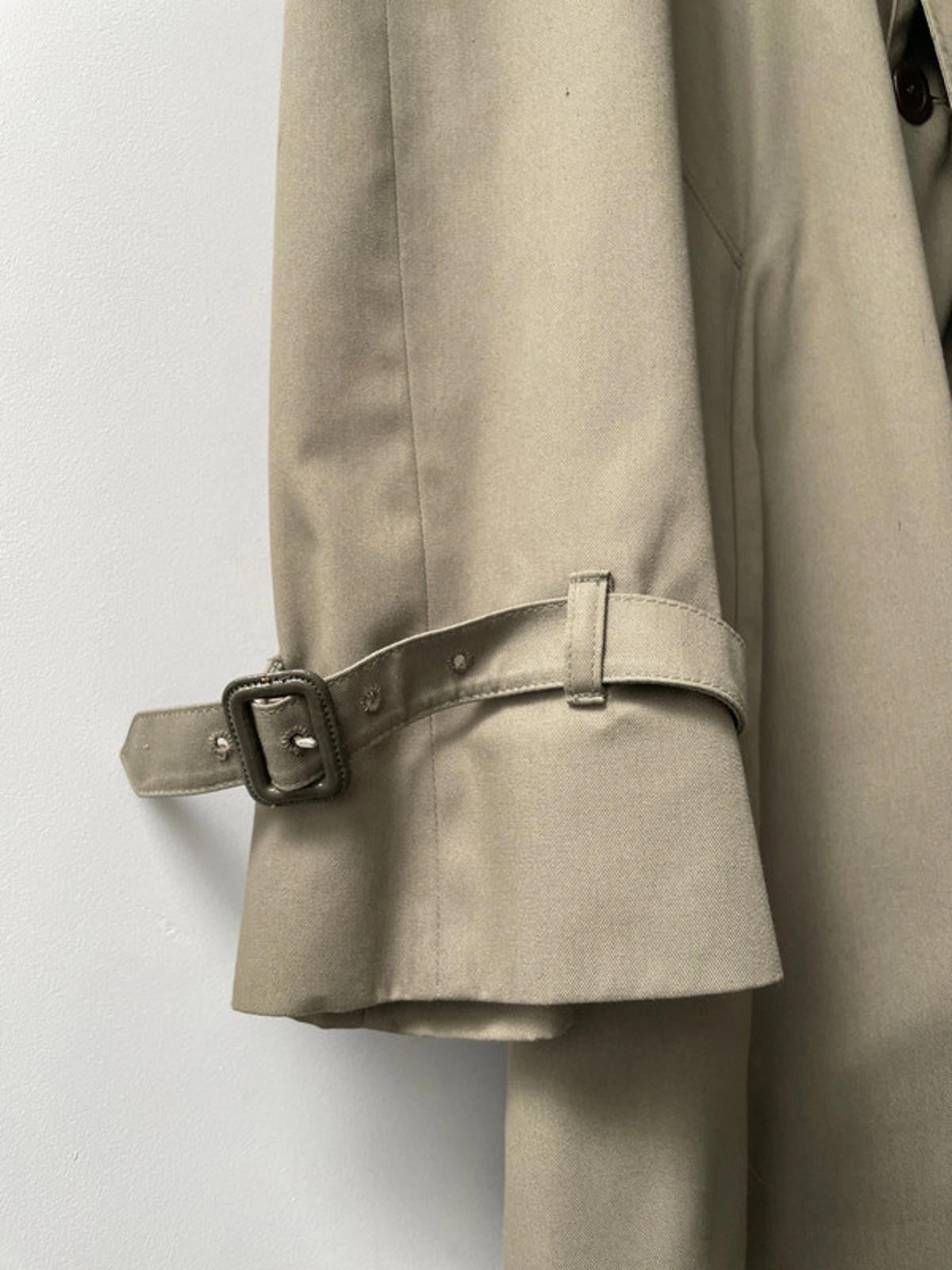 Men’s Aquascutum Trench Coat With Checked Lining In Khaki - Large - 2451