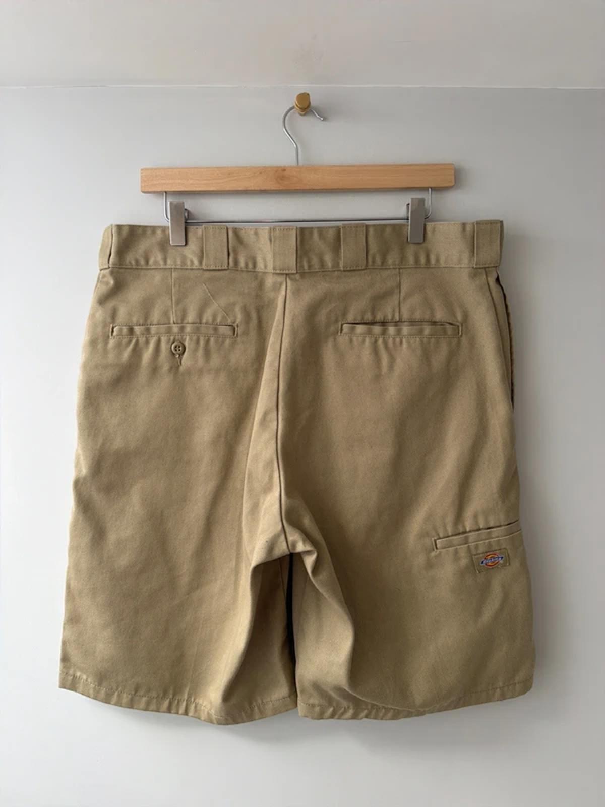 Men’s Dickies Baggy Fit Cargo Shorts In Beige - W36 - 3262
