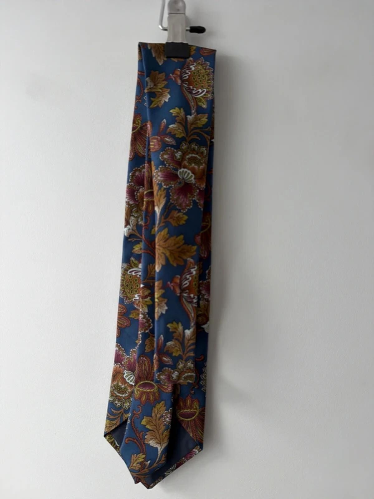 100% Premium Silk Tie With Flower design Made In England - 333