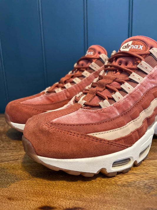 Women’s Nike Air Max 95 LX Trainers In Dusty Peach - UK6.5 - 2697