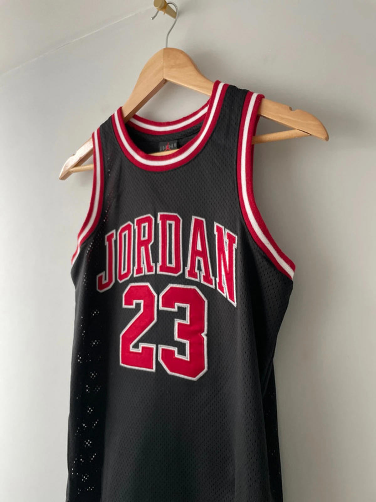 Women's Vintage Jordan 23 Jumpman Jersey DNA Logo In Red/Black - Medium - 2281