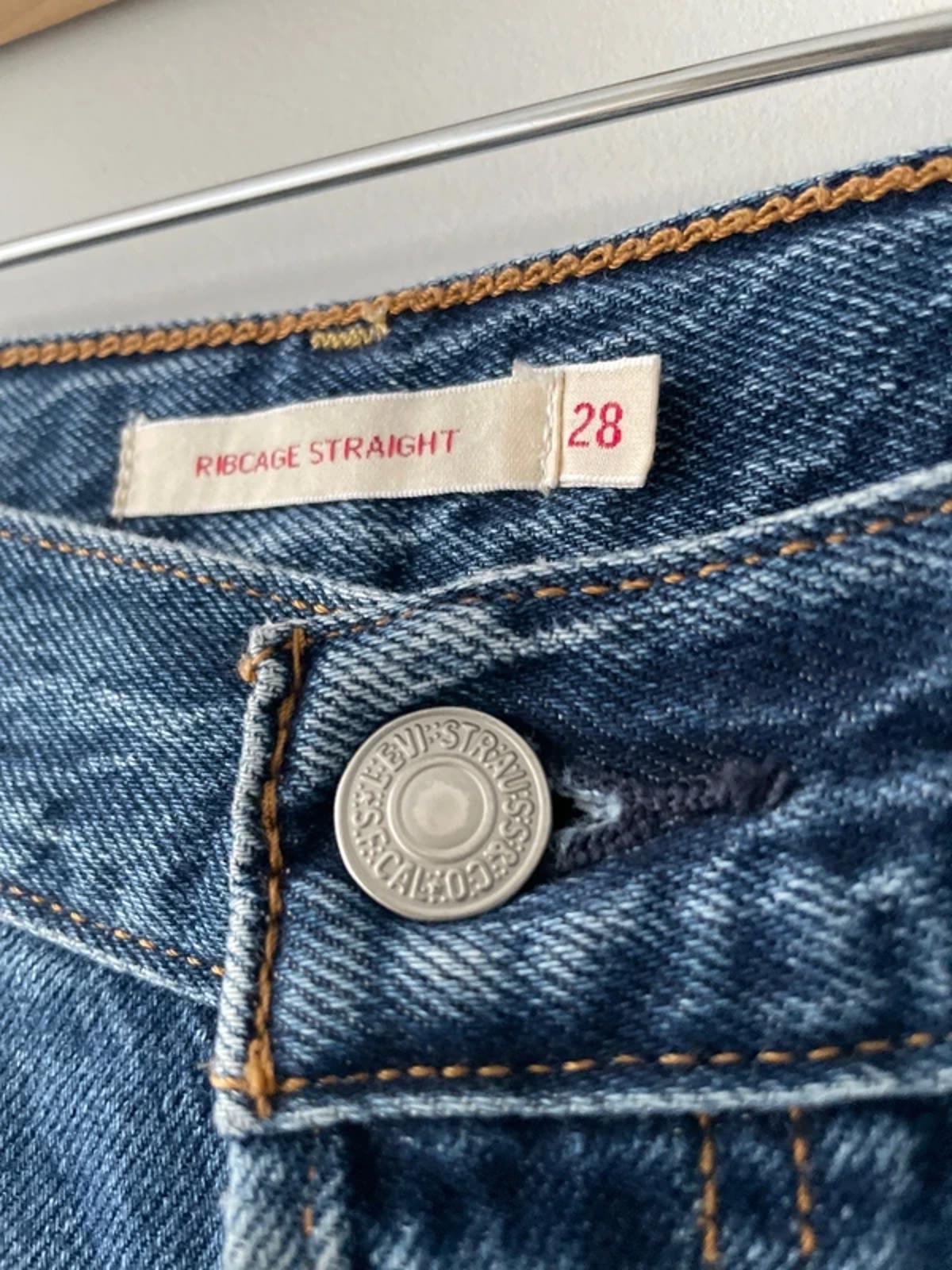 Women’s Levi’s High Waisted Ribcage Straight Fit Jeans In Navy - W28/L27 - 2954