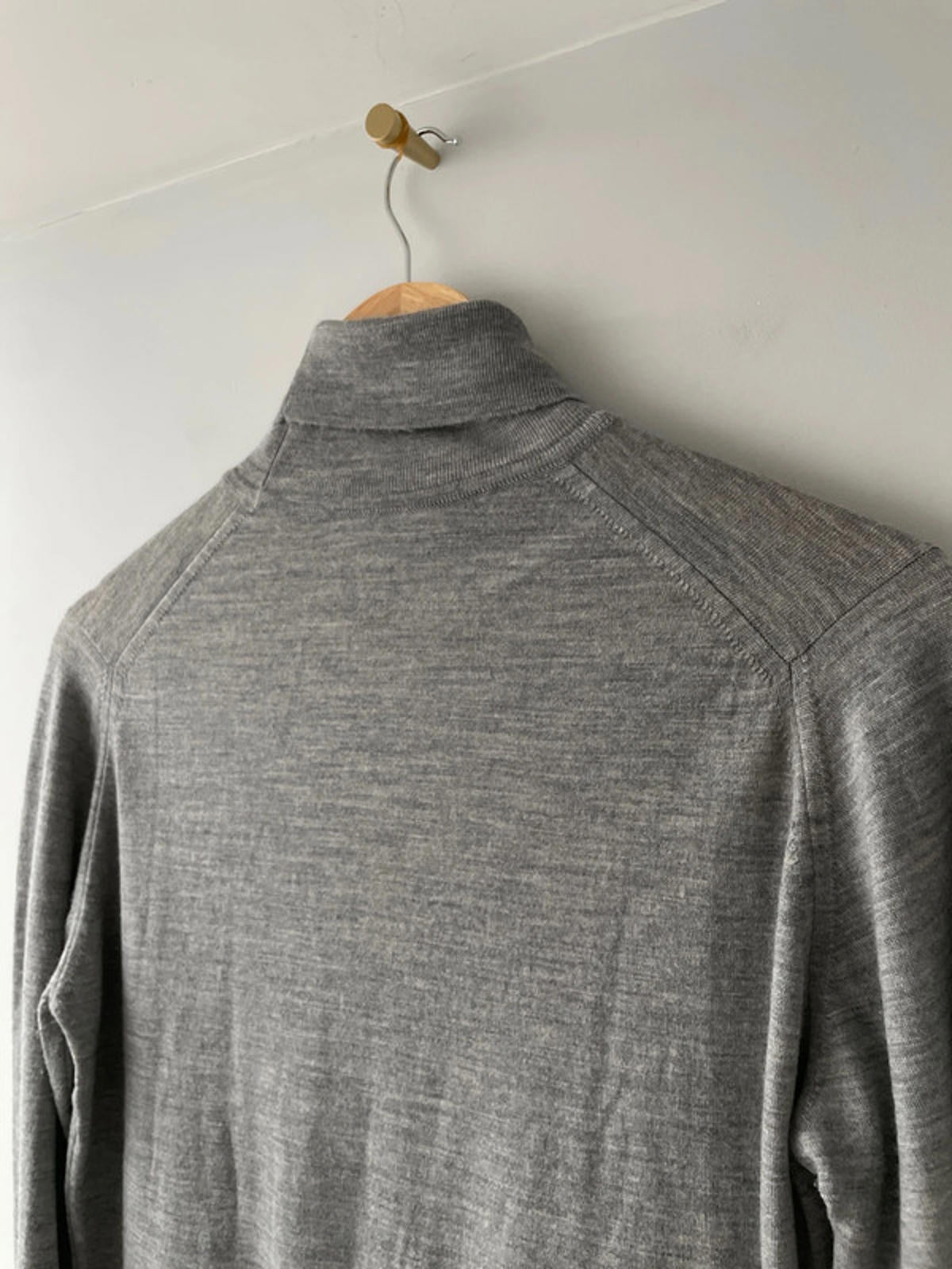 Men’s John Smedley 100% Premium Wool Roll Neck Jumper In Grey - 2288 - Medium