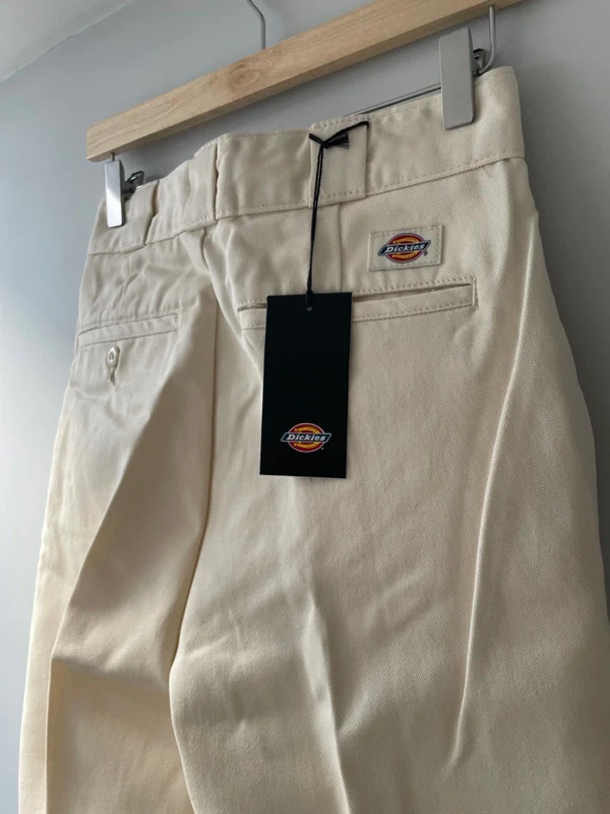 Women’s Dickies Elizaville Straight Leg Chino Trouser In Cream - W26/L29 - 3008